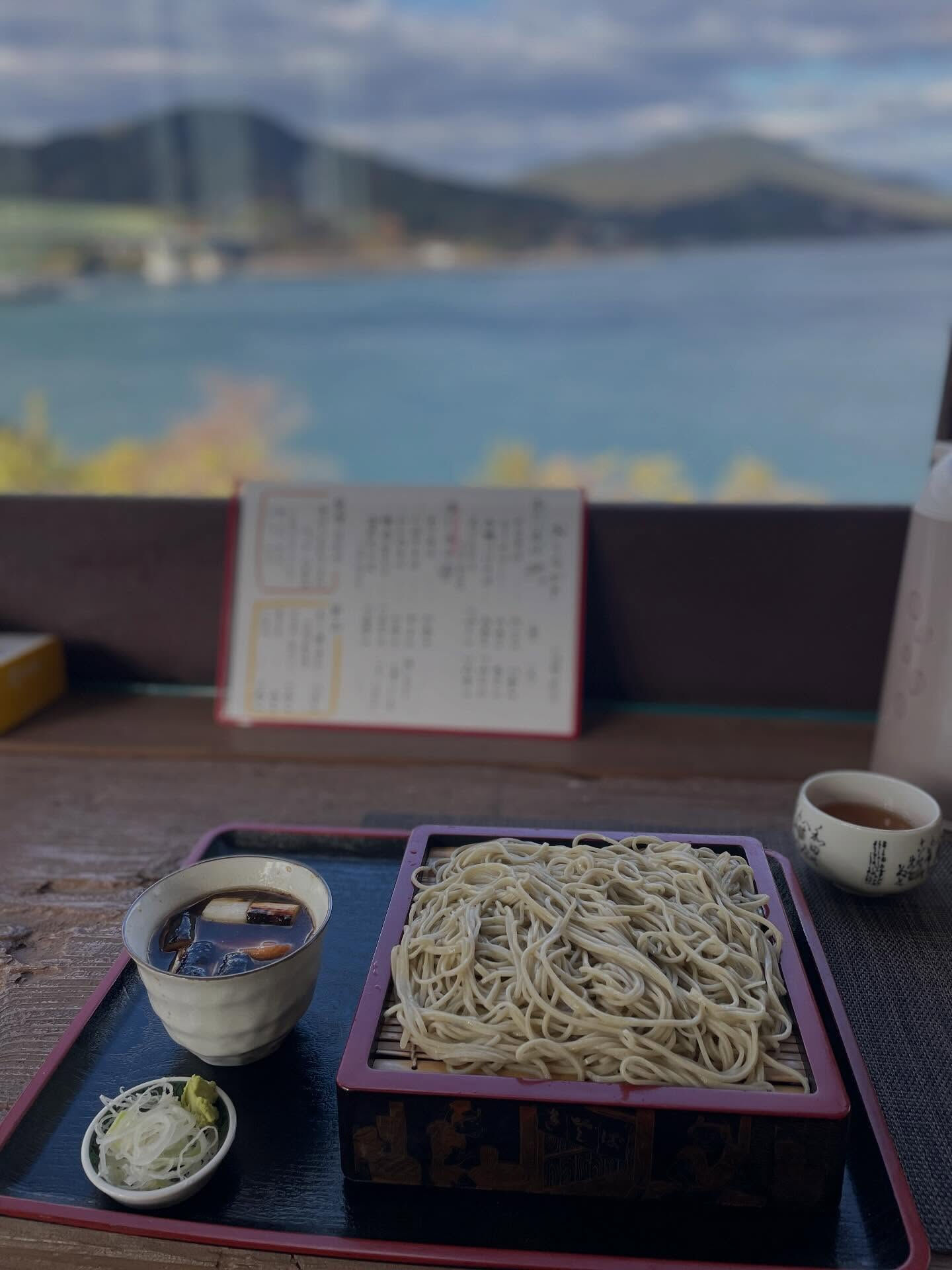大島大橋のすぐ近くに、おすすめの蕎麦屋さんがあります