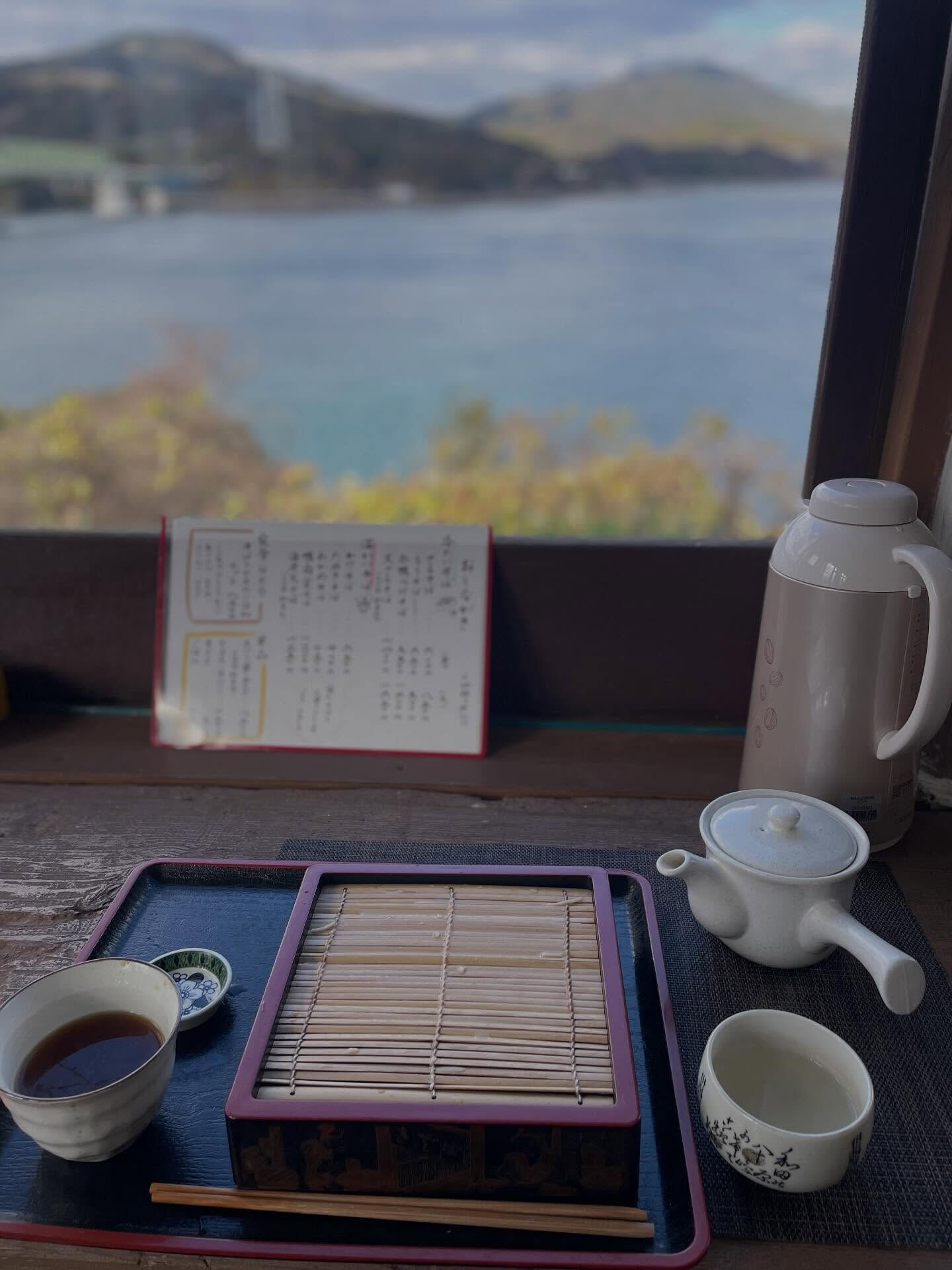大島大橋のすぐ近くに、おすすめの蕎麦屋さんがあります