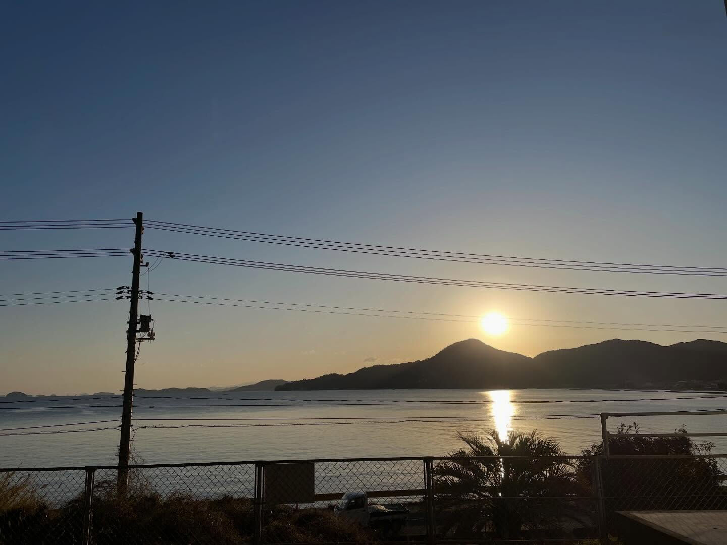 今日は、気温は3度で肌寒いですが、澄み渡る天気が心地よく、風